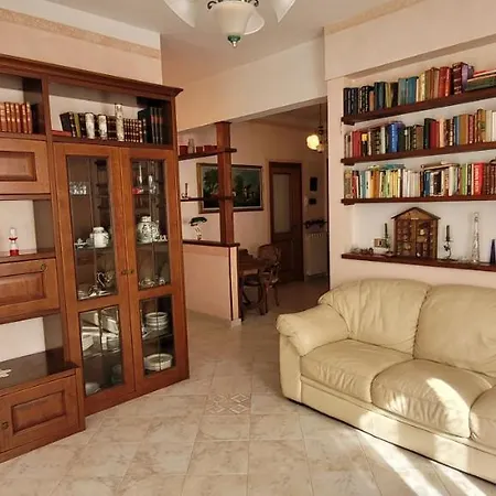 Appartement Daneri 2 *
